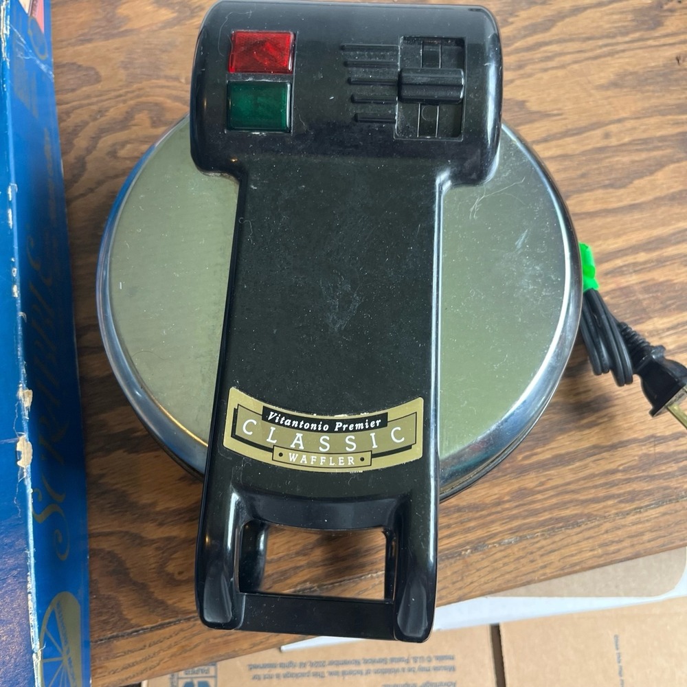 Vitantonio Premier Classic Waffler Waffle Maker Iron Baker USA Produced